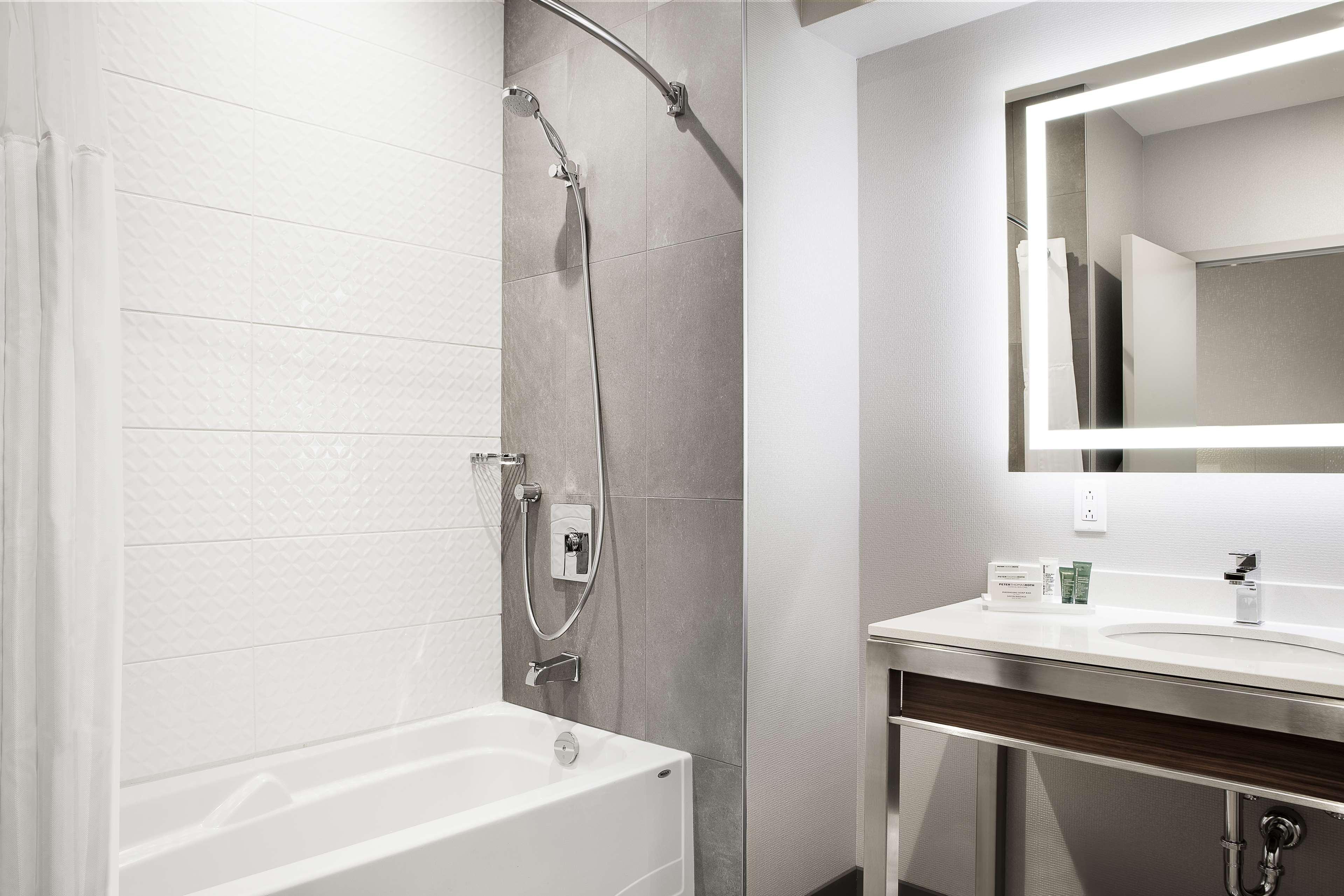 Hilton Montreal/Laval Hotel Buitenkant foto